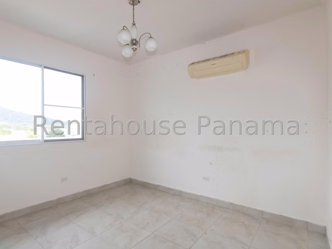 Vendo Casa en PLAYA DORADA OF 26-8541