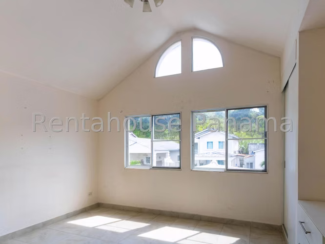 Vendo Casa en PLAYA DORADA OF 26-8541