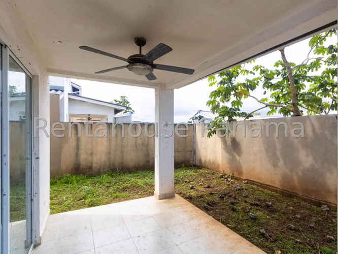 Vendo Casa en PLAYA DORADA OF 26-8541