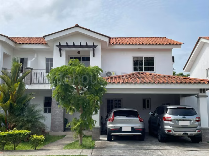 House for sale in Versalles OF25-8945
