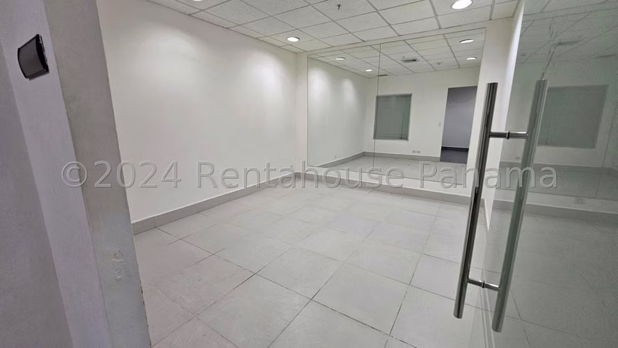 Oficina Comercial en Venta en Costa del Este JG
