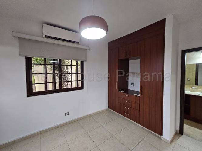 Venta de Casa en Costa Sur El Doral NS