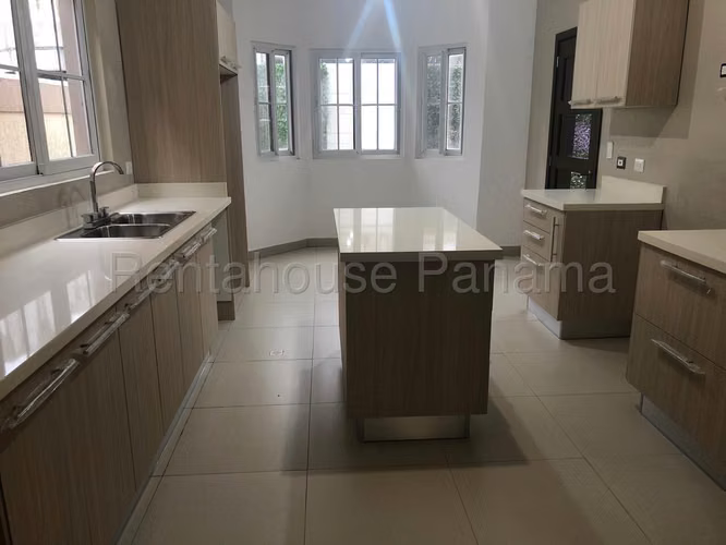 Venta de Casa en Costa Sur DORAL NS