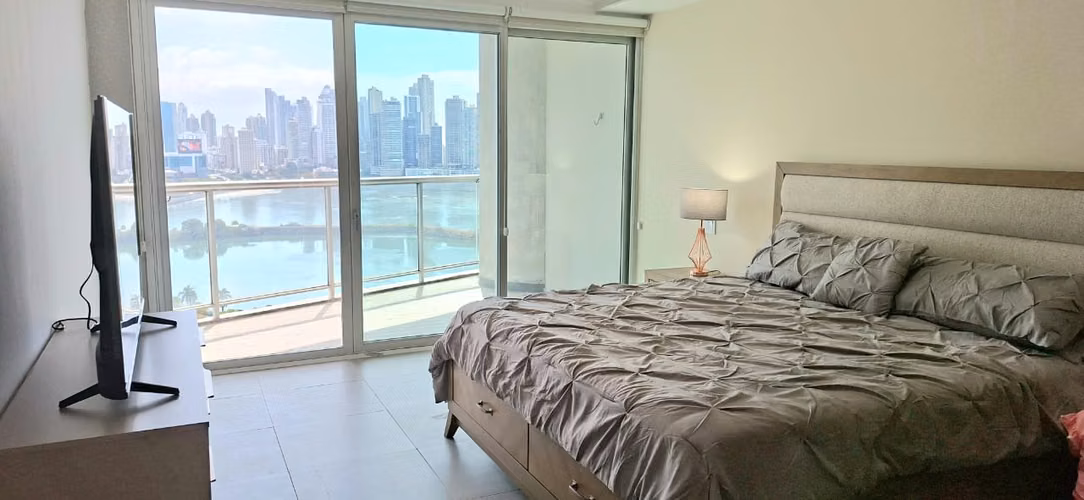 for sale apartamento Ave Balboa FRENTE AL MAR. 2 RECAMARAS ESPECTACULAR