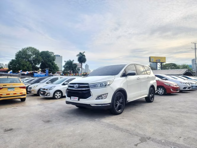 Toyota Innova 2020