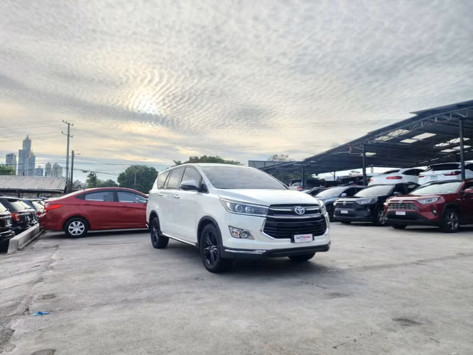 Toyota Innova 2020