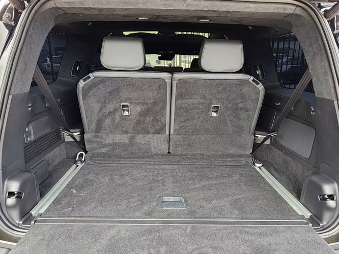Rivian R1S 2023