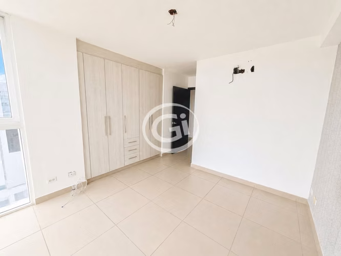 Venta Apartamento Reposeído Bancario King´s Park 3 habitaciones
