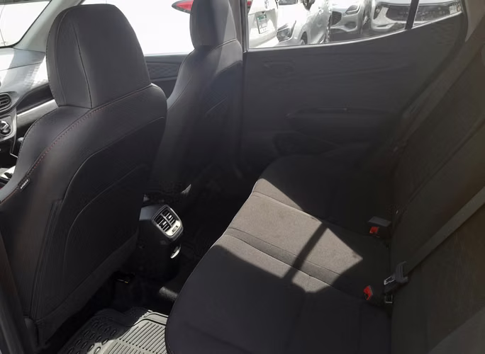 2026 Hyundai Grand i-10 - manual - garantía hasta 2032 - solo 2973 km - Imagen 11
