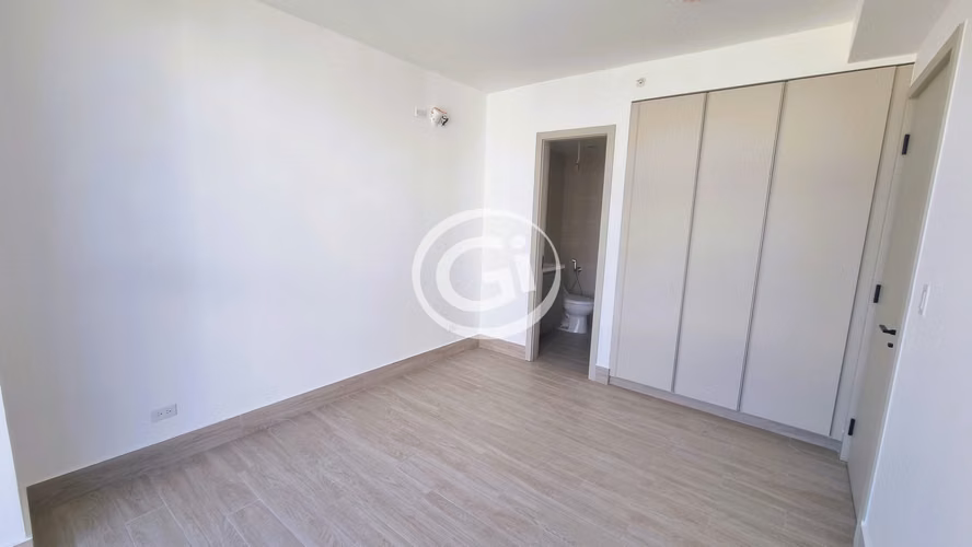 Venta Apartamento Galería Plaza & Towers. Tumba Muerto. Vista Panorámica