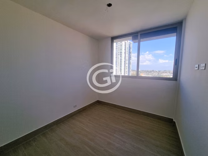 Venta Apartamento Galería Plaza & Towers. Tumba Muerto. Vista Panorámica