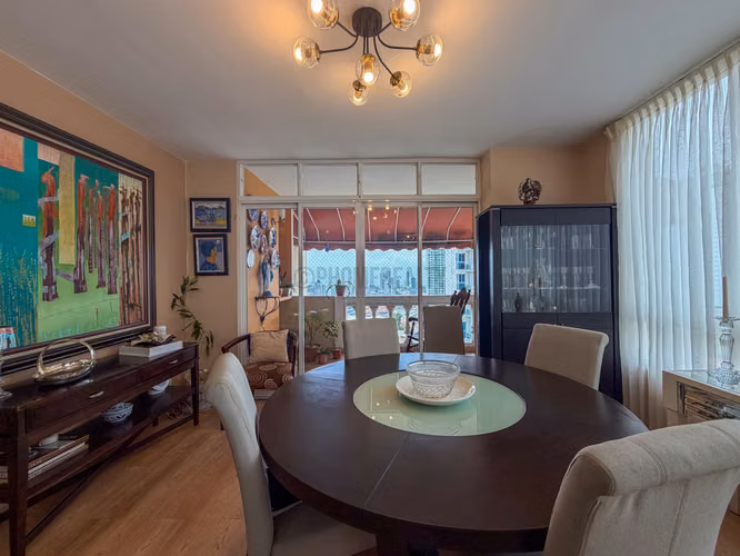 Apartamento en Venta en Hato Pintado Panamá con Estudio, Balcón y Amplios Espacios