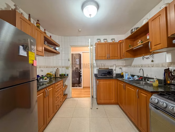 Apartamento en Venta en Hato Pintado Panamá con Estudio, Balcón y Amplios Espacios