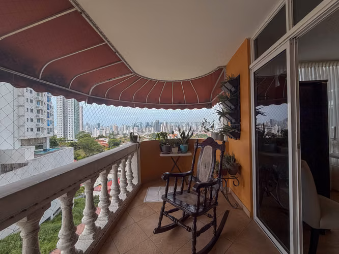 Apartamento en Venta en Hato Pintado Panamá con Estudio, Balcón y Amplios Espacios