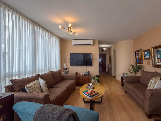 Apartamento en Venta en Hato Pintado Panamá con Estudio, Balcón y Amplios Espacios