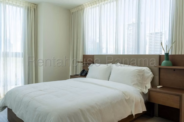Se Alquila Apartamento en Costa del Este LA26-8548