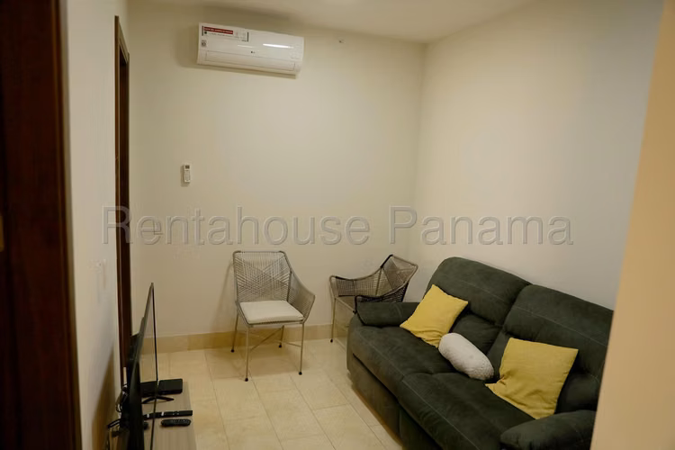 Se Alquila Apartamento en Santa Maria LA26-6592