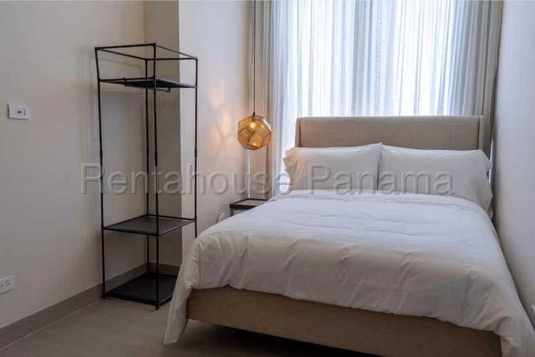 Se Alquila Apartamento en Costa del Este LA26-8552