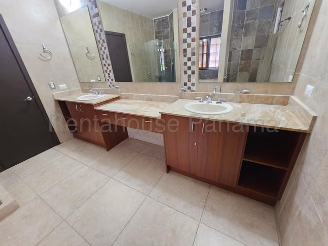 Venta de casa en Costa Sur AK