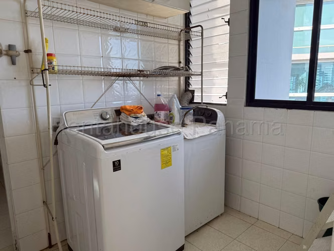 Venta de apartamento en la Avenida Balboa AK