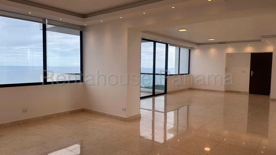 Impecable Apartamento en Venta en Coco del Mar 26*3816Mfk