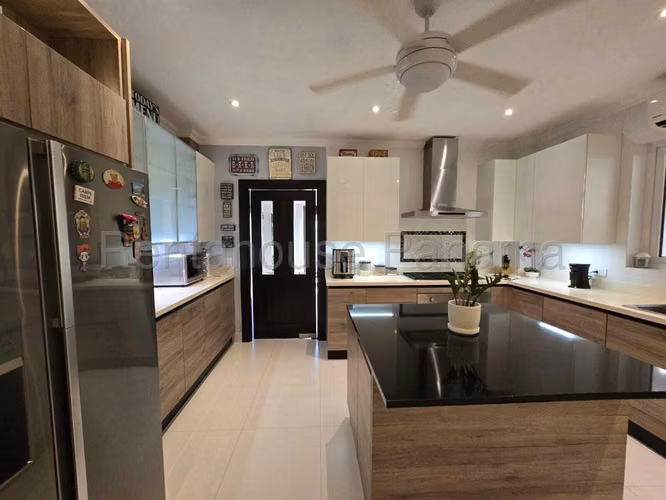 Venta de Hermosa Casa en Ancon 26*6382Mfk