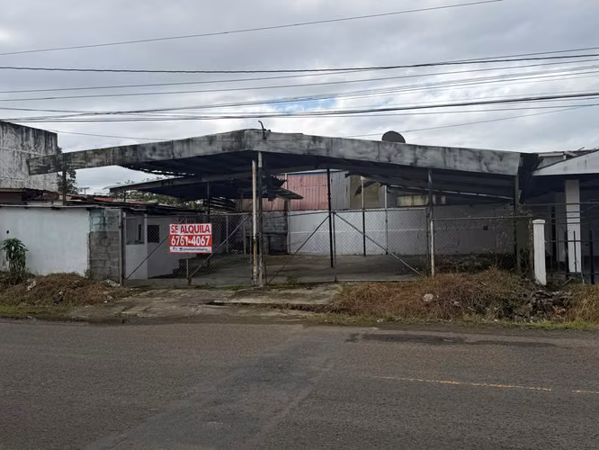 Alquilo Local Comercial en La Chorrera al frente del Estadio Musquita Sanchez
