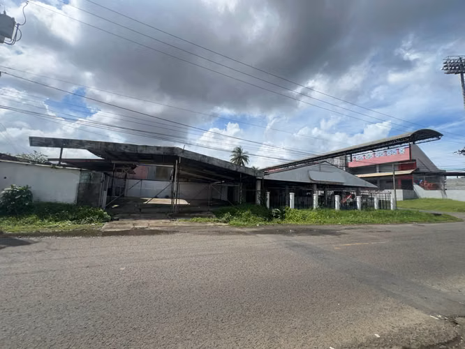 Alquilo Local Comercial en La Chorrera al frente del Estadio Musquita Sanchez