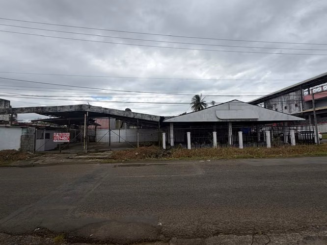 Alquilo Local Comercial en La Chorrera al frente del Estadio Musquita Sanchez