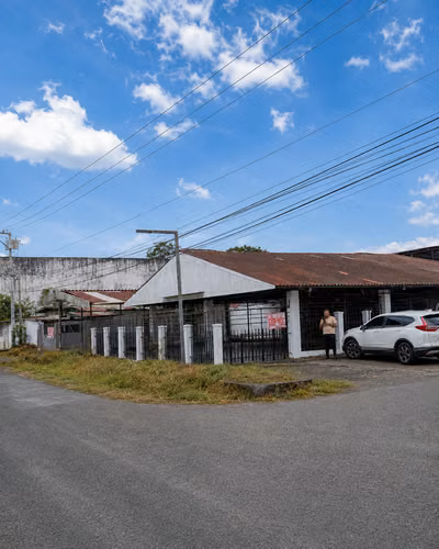 Alquilo Local Comercial en La Chorrera al frente del Estadio Musquita Sanchez