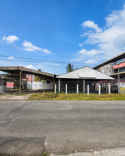 Alquilo Local Comercial en La Chorrera al frente del Estadio Musquita Sanchez