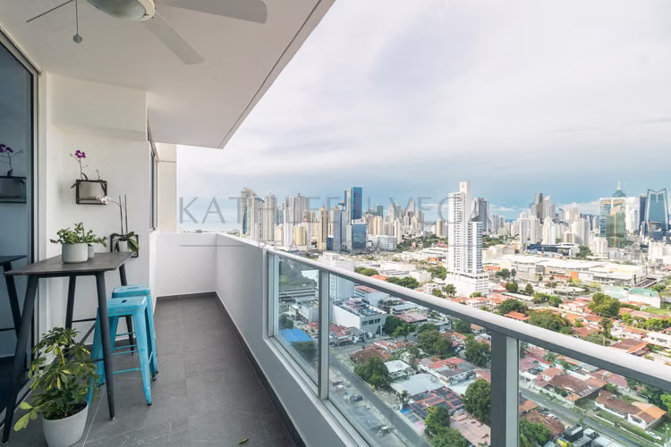 Apartamento con hermosas vistas en Harmony Tower en el corazón de la Ciudad