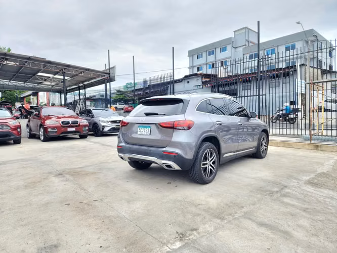 Mercedes GLA