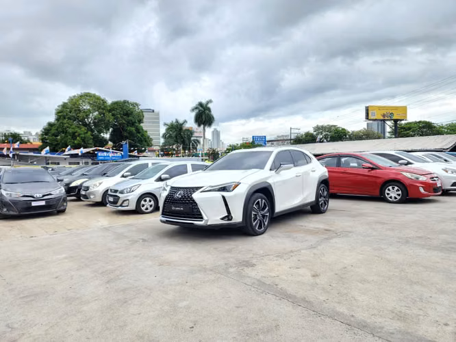 Lexus UX250H 2023