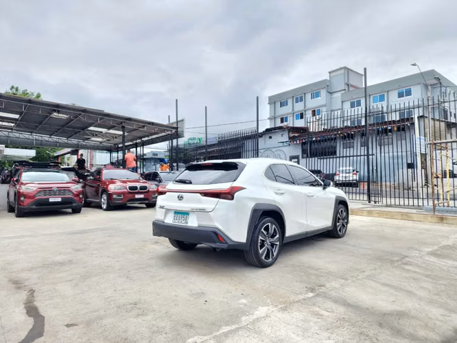 Lexus UX250H 2023