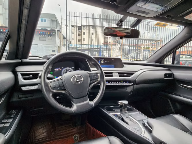 Lexus UX250H 2020