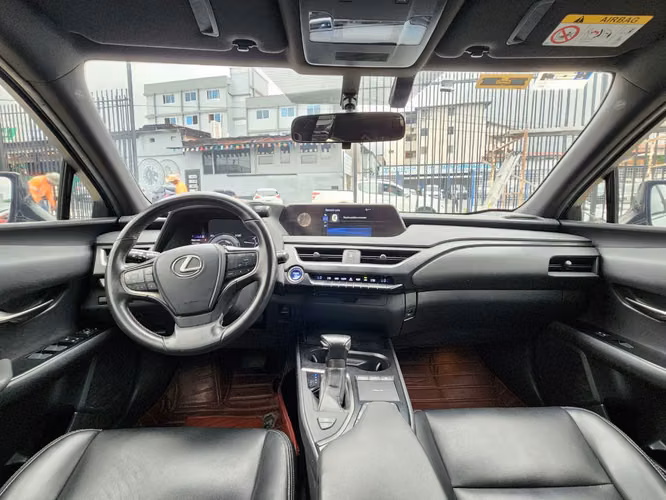 Lexus UX250H 2020