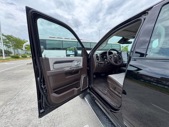 2025 RAM 2500 LARAMIE