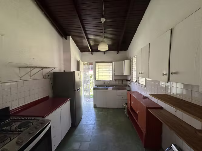 Se Vende Casa con Patio en Betania 