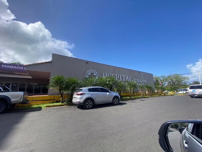 Local comercial en venta en PH Centro Médico Cuatro Altos, Colón| Ideal para clínica.