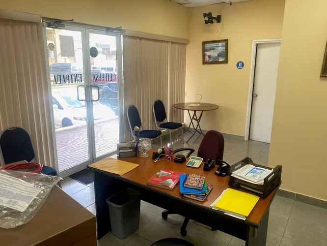 Local comercial en venta en PH Centro Médico Cuatro Altos, Colón| Ideal para clínica.