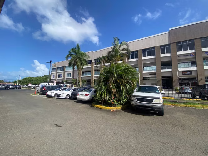 Local comercial en venta en PH Centro Médico Cuatro Altos, Colón| Ideal para clínica. - Imagen 16