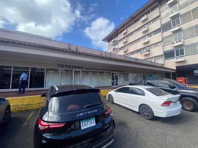 Local comercial en venta en PH Centro Médico Cuatro Altos, Colón| Ideal para clínica. - Imagen 15