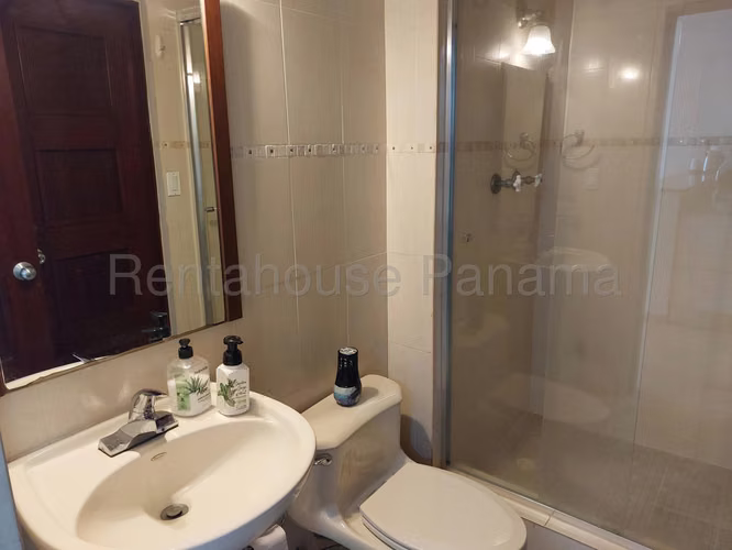 Alquiler de Apartamento en Bellavista Ph Grandbay Tower KC