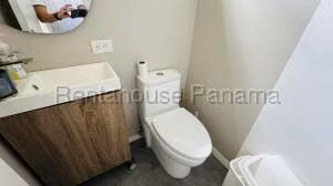 Venta de Apartamento con 93m2 en 12 de Octubre PH Torre del Rey 25-9897SR