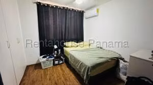 Venta de Apartamento con 93m2 en 12 de Octubre PH Torre del Rey 25-9897SR