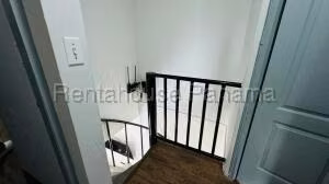 Venta de Apartamento con 93m2 en 12 de Octubre PH Torre del Rey 25-9897SR