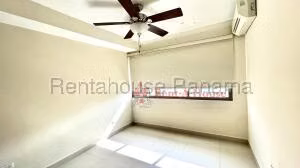 Venta de Apartamento con 102m2 en Punta Pacific PH Midrise 26-8662SR