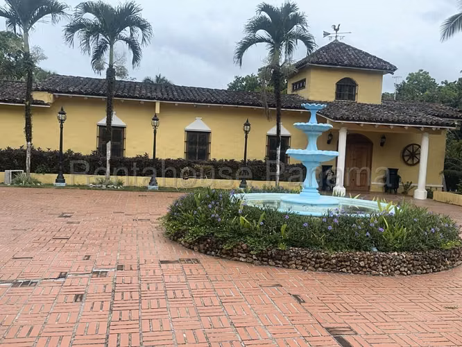 Land for sale in Colon OF26-8679