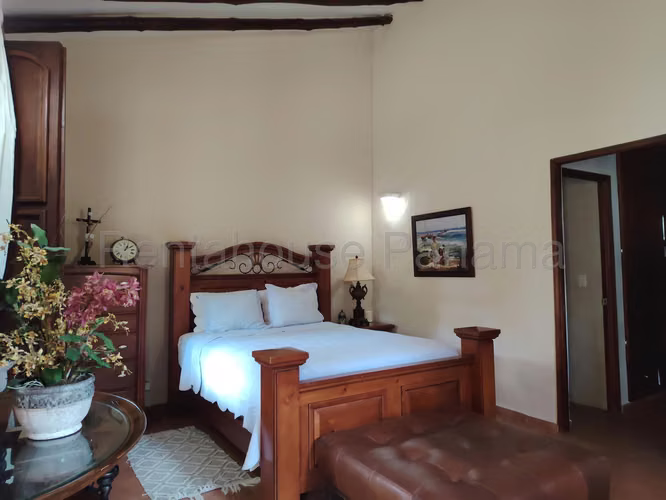 Vendo Terreno en Colon OF26-8679